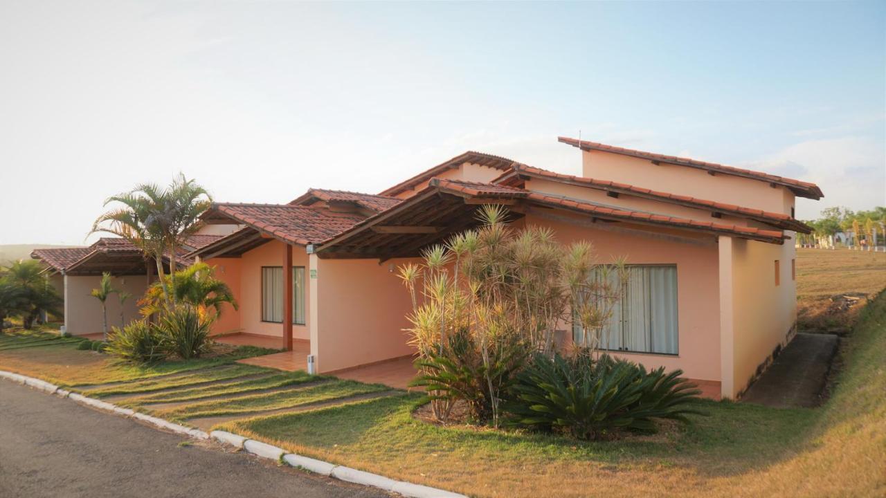 Ramada By Wyndham Furnaspark Formiga Exterior photo