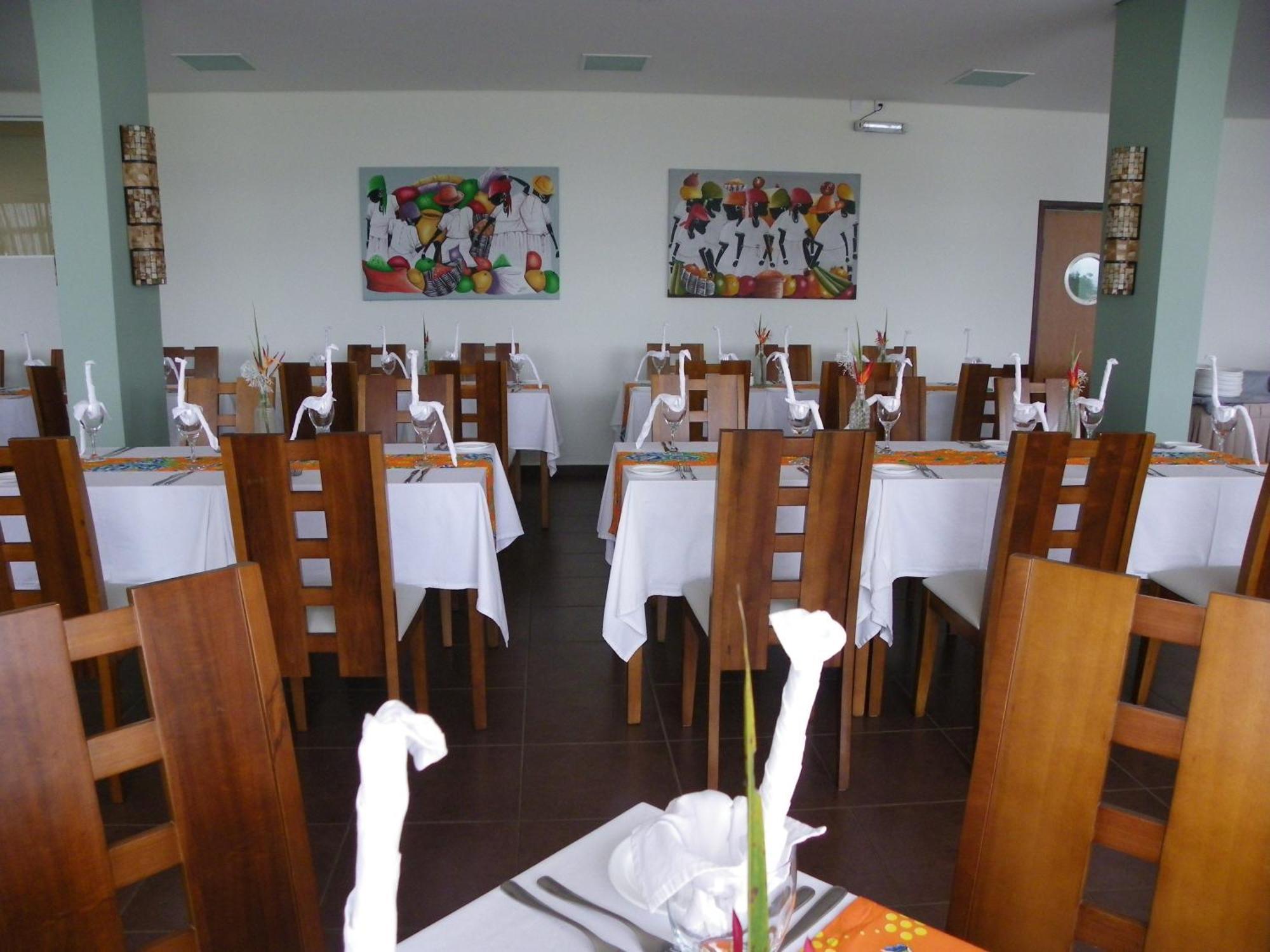 Ramada By Wyndham Furnaspark Formiga Exterior photo