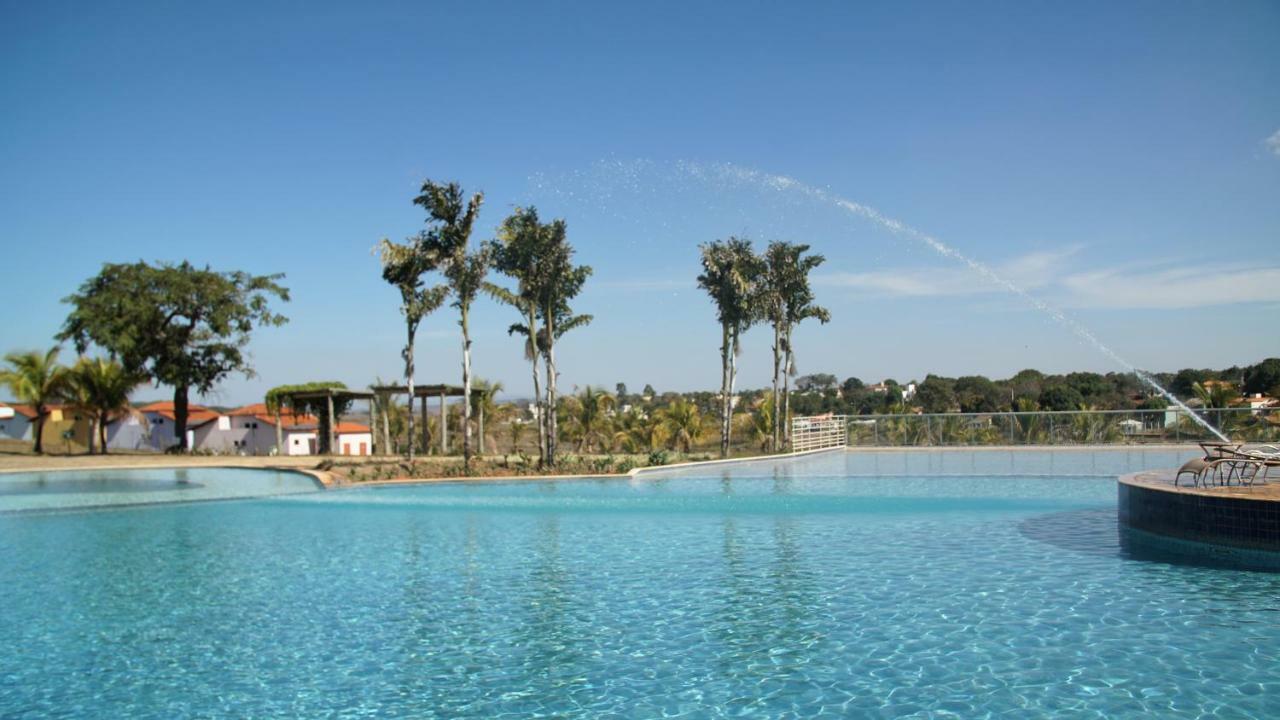 Ramada By Wyndham Furnaspark Formiga Exterior photo